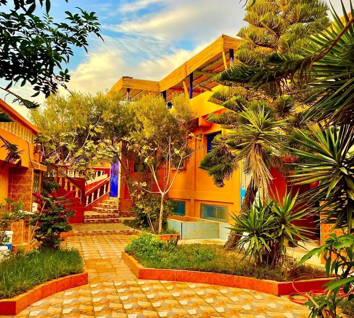 Tamraght Surf & Salsa Ocean House B&B
